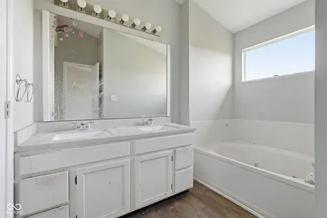6660 Colleens Way Indianapolis IN 46221