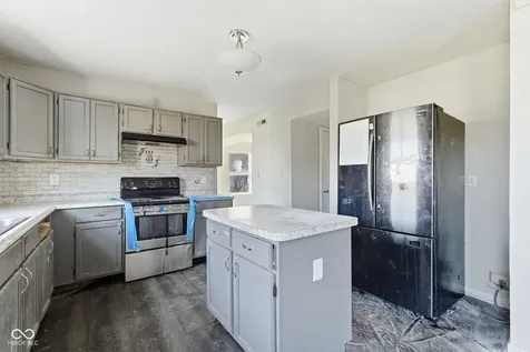 6660 Colleens Way Indianapolis IN 46221