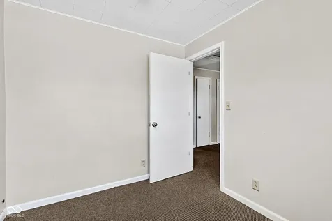 7102 Pendleton Pike Indianapolis IN 46226