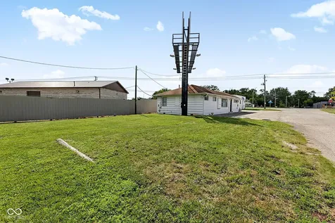 7102 Pendleton Pike Indianapolis IN 46226