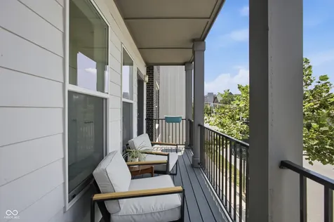 727 N Illinois Street Indianapolis IN 46204