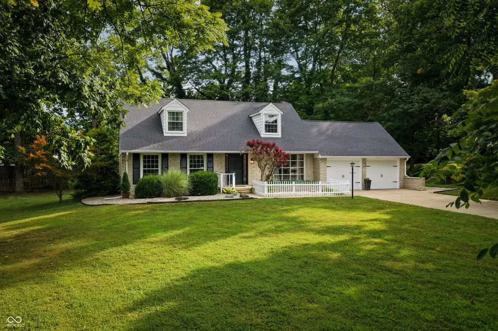 9202 N Cherry Hills Drive Columbus IN 47201
