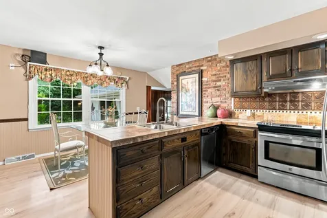 9202 N Cherry Hills Drive Columbus IN 47201