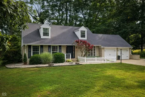 9202 N Cherry Hills Drive Columbus IN 47201