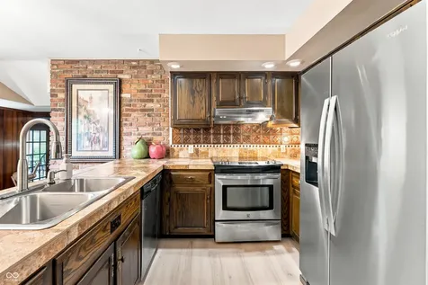 9202 N Cherry Hills Drive Columbus IN 47201