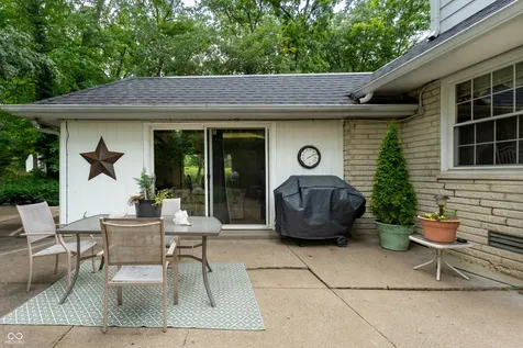 9202 N Cherry Hills Drive Columbus IN 47201