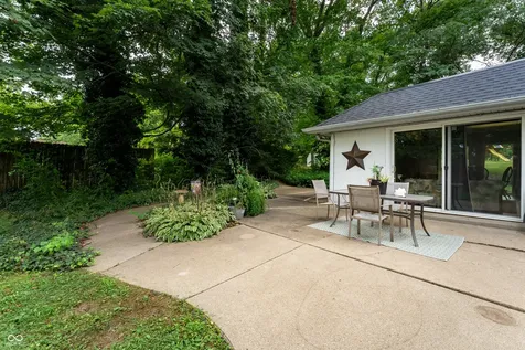 9202 N Cherry Hills Drive Columbus IN 47201