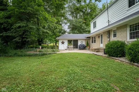 9202 N Cherry Hills Drive Columbus IN 47201