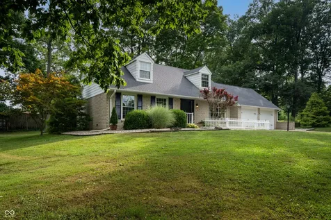 9202 N Cherry Hills Drive Columbus IN 47201