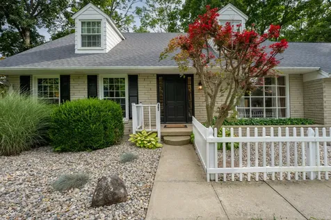 9202 N Cherry Hills Drive Columbus IN 47201