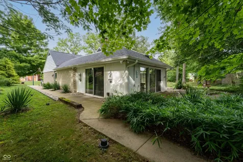 9202 N Cherry Hills Drive Columbus IN 47201