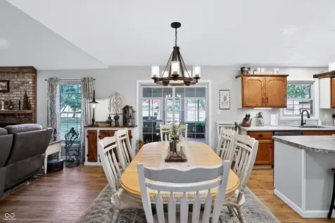 3290 W Sunset Drive S Greenfield IN 46140