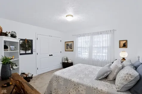 3290 W Sunset Drive S Greenfield IN 46140