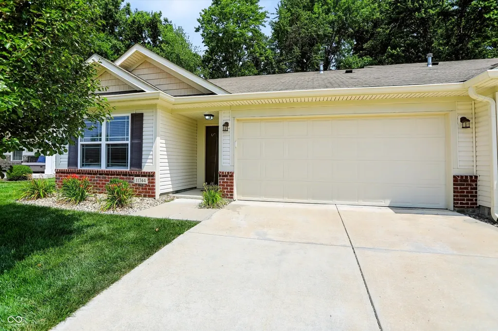 11744 Whisperwood Way Fishers IN 46037