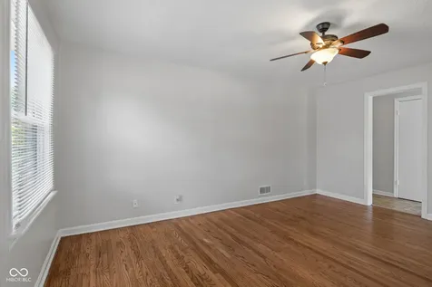 229 N 16th Avenue Beech Grove IN 46107