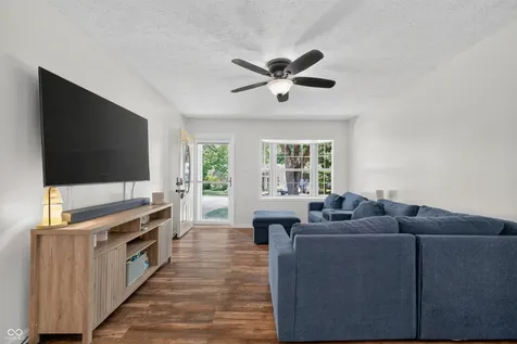 95 Nancy Lane Greenwood IN 46142