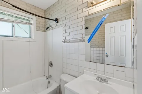 6039 Penway Street Indianapolis IN 46224