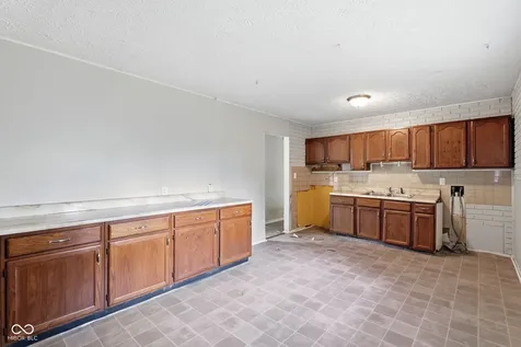 6039 Penway Street Indianapolis IN 46224