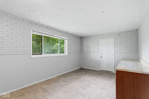 6039 Penway Street Indianapolis IN 46224