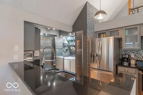 7632 Pinesprings West Drive Indianapolis IN 46256