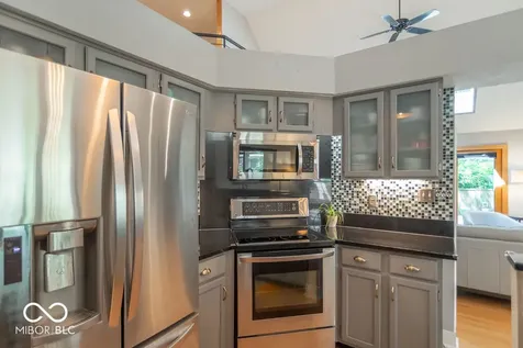 7632 Pinesprings West Drive Indianapolis IN 46256