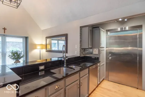 7632 Pinesprings West Drive Indianapolis IN 46256