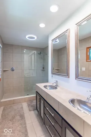 7632 Pinesprings West Drive Indianapolis IN 46256
