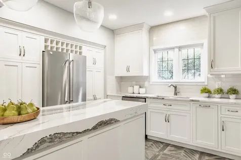 5872 Forest Lane Indianapolis IN 46220