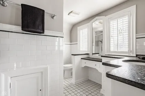 5872 Forest Lane Indianapolis IN 46220