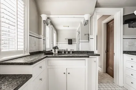 5872 Forest Lane Indianapolis IN 46220