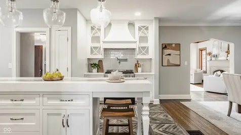 5872 Forest Lane Indianapolis IN 46220