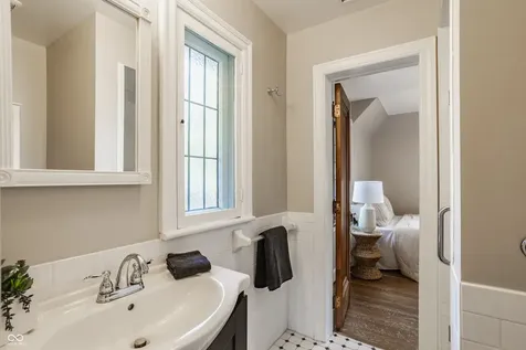 5872 Forest Lane Indianapolis IN 46220
