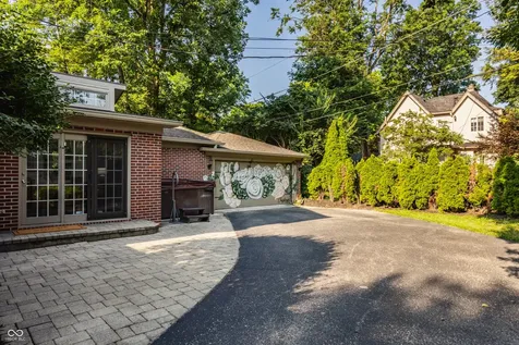 5872 Forest Lane Indianapolis IN 46220