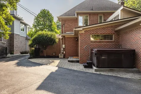 5872 Forest Lane Indianapolis IN 46220