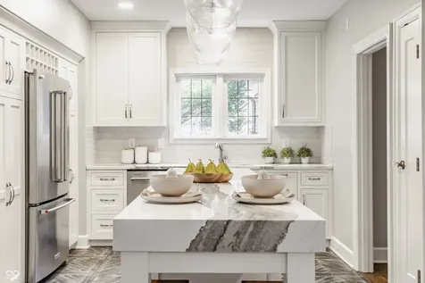 5872 Forest Lane Indianapolis IN 46220