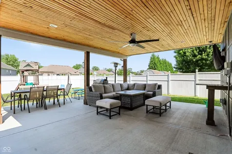 4264 Wellington Court Columbus IN 47201