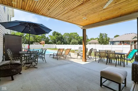4264 Wellington Court Columbus IN 47201