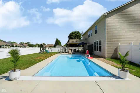 4264 Wellington Court Columbus IN 47201