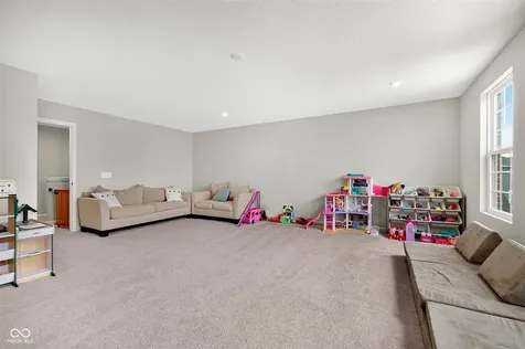 6779 Oakcrest Drive Mccordsville IN 46055