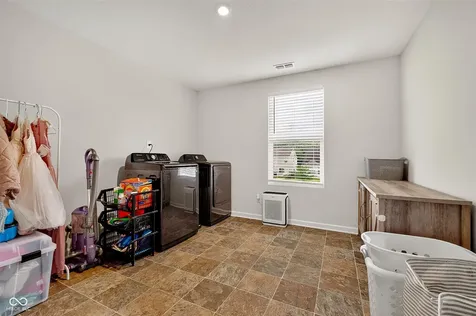 6779 Oakcrest Drive Mccordsville IN 46055