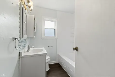 5429 E 19th Place Indianapolis IN 46218