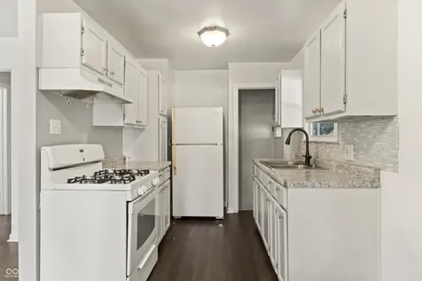 5429 E 19th Place Indianapolis IN 46218