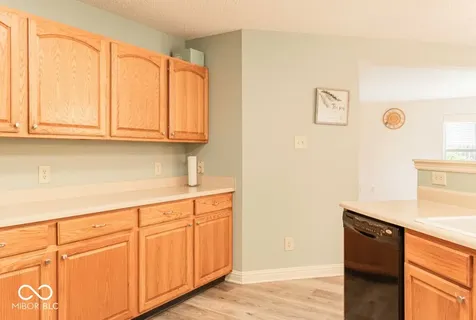 6917 Amber Springs Way Indianapolis IN 46237