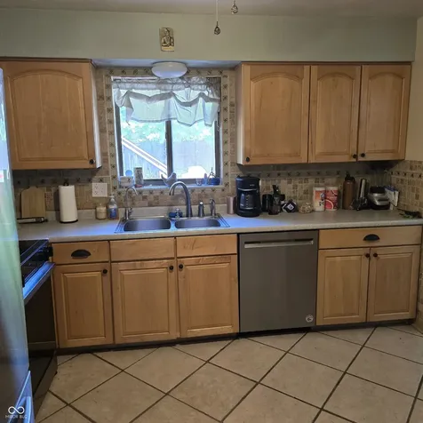 648 Yosemite Drive Indianapolis IN 46217