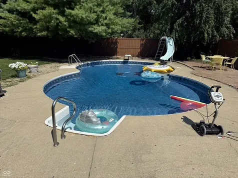 648 Yosemite Drive Indianapolis IN 46217