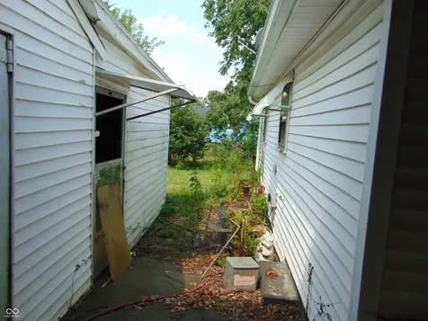 1629 Edgecombe Avenue Indianapolis IN 46227