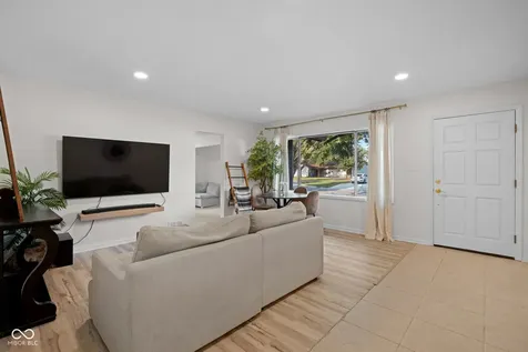 148 Park Lane Carmel IN 46032
