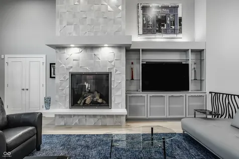 8134 Dean Road Indianapolis IN 46240