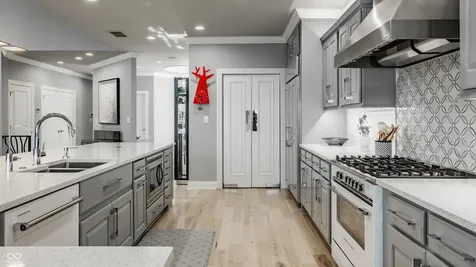 8134 Dean Road Indianapolis IN 46240