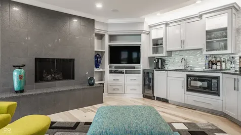 8134 Dean Road Indianapolis IN 46240
